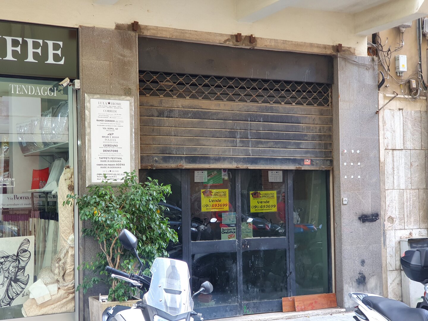 Pressi Piazza Cairoli locali deposito mq. 700
